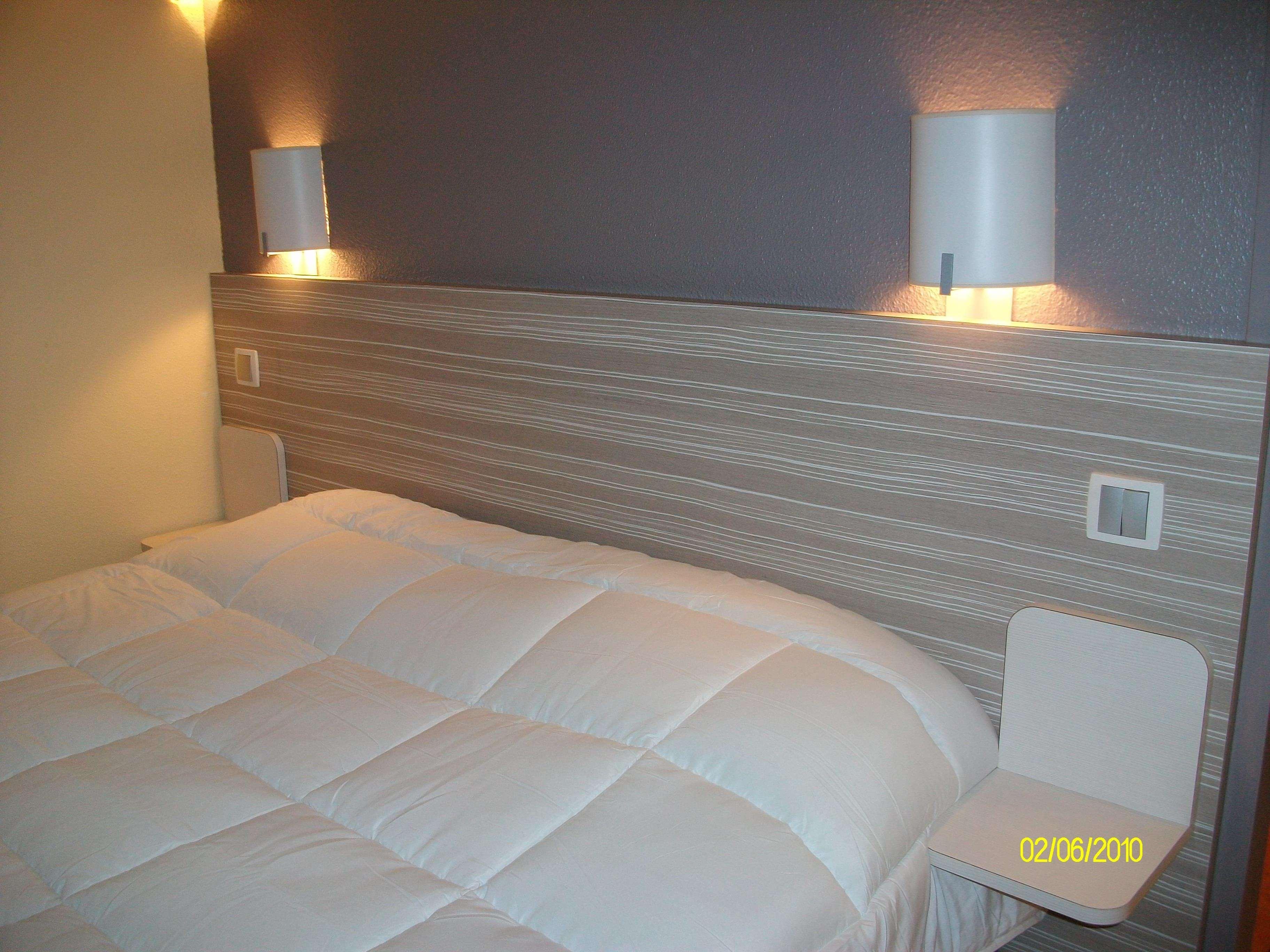 Kyriad Bellegarde - Geneve Chatillon-en-Michaille Room photo