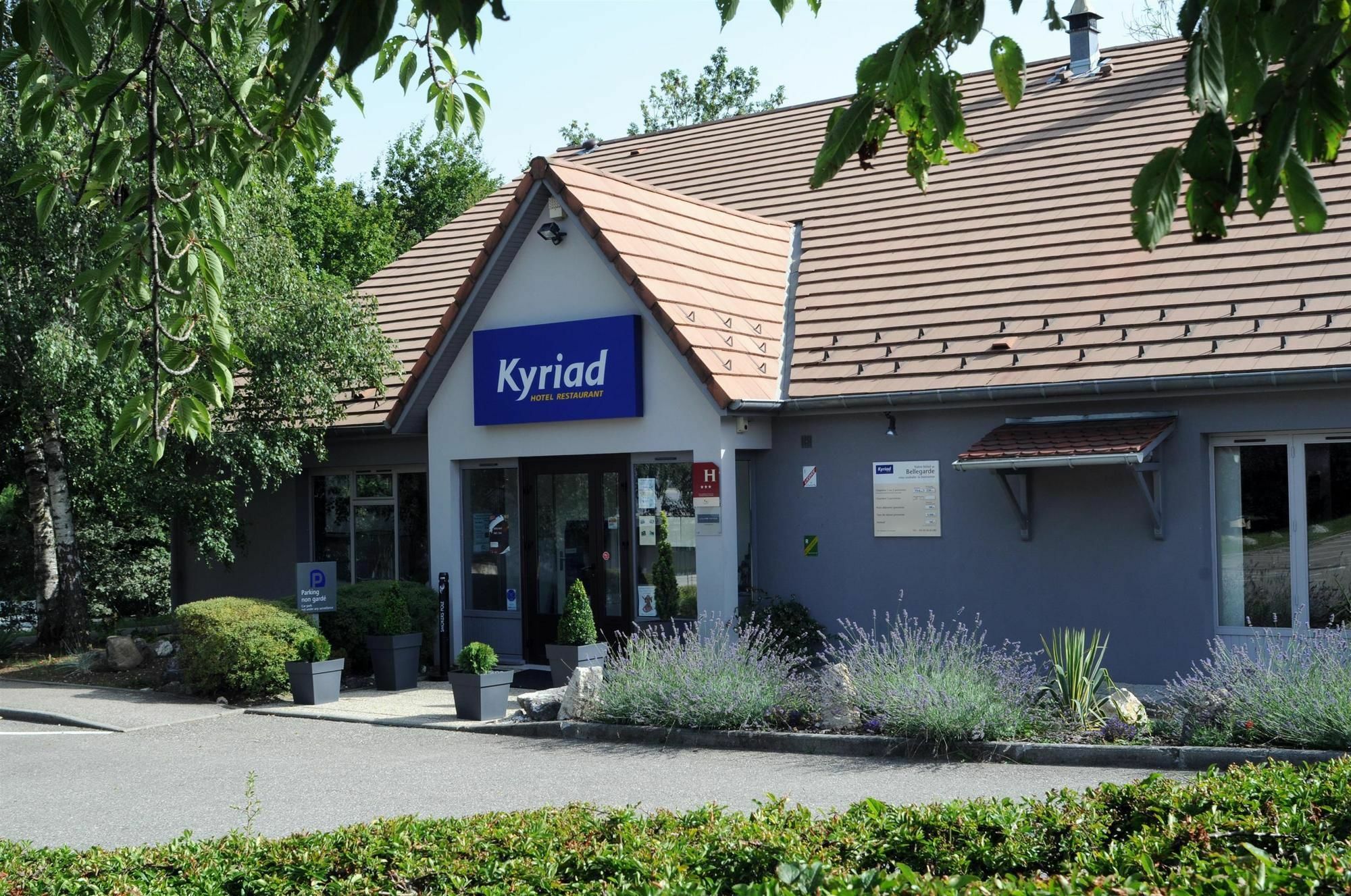 Kyriad Bellegarde - Geneve Chatillon-en-Michaille Room photo