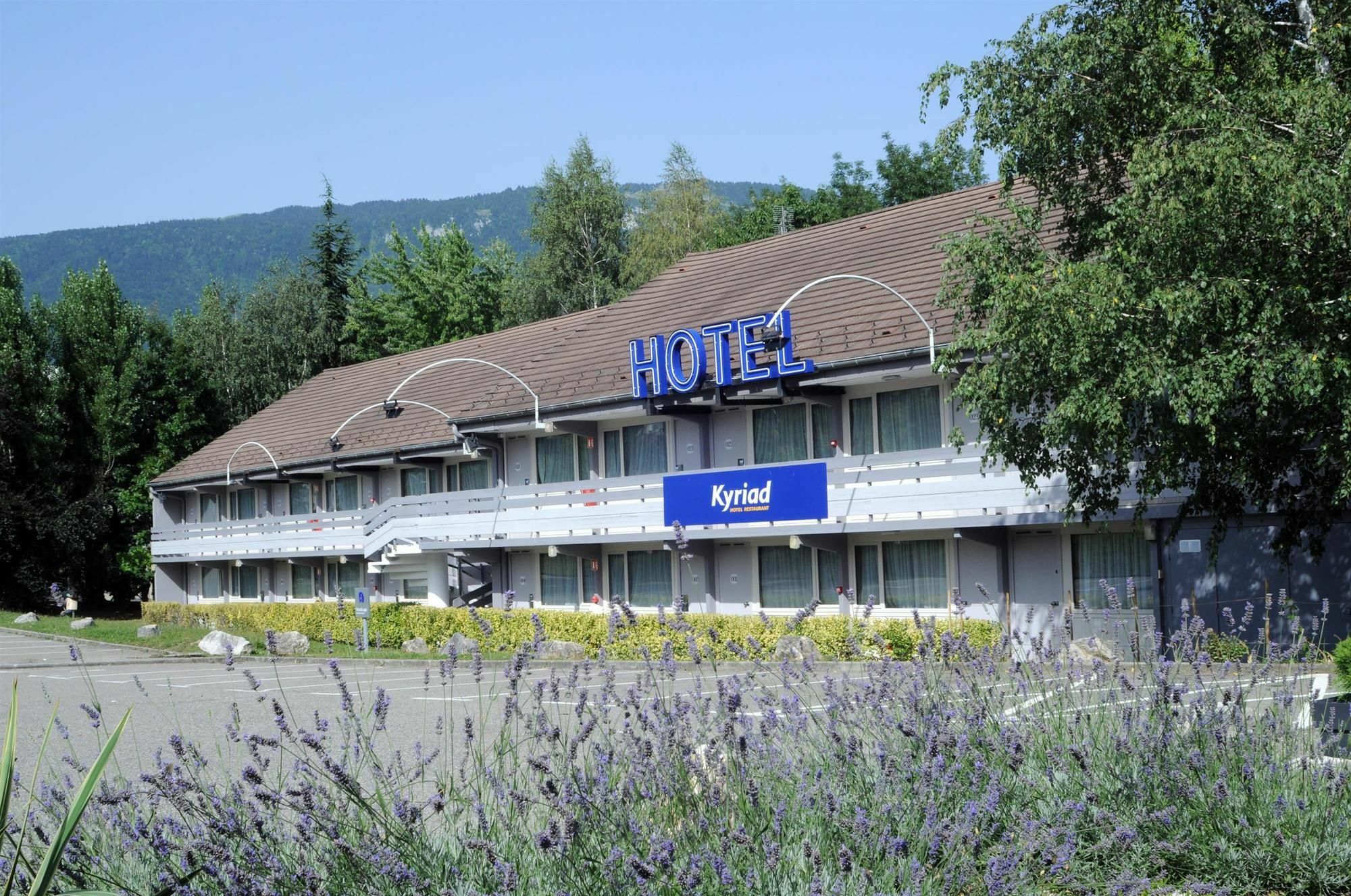 Kyriad Bellegarde - Geneve Chatillon-en-Michaille Exterior photo